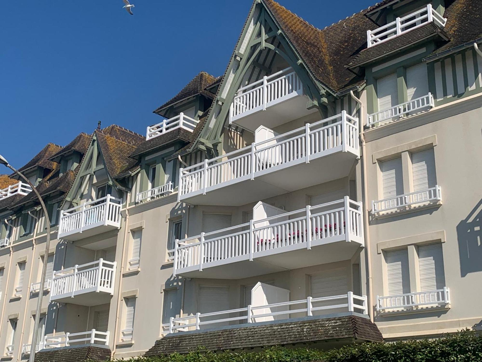 Apartment Superbe 3 Pieces Les Planches Vue Deauville